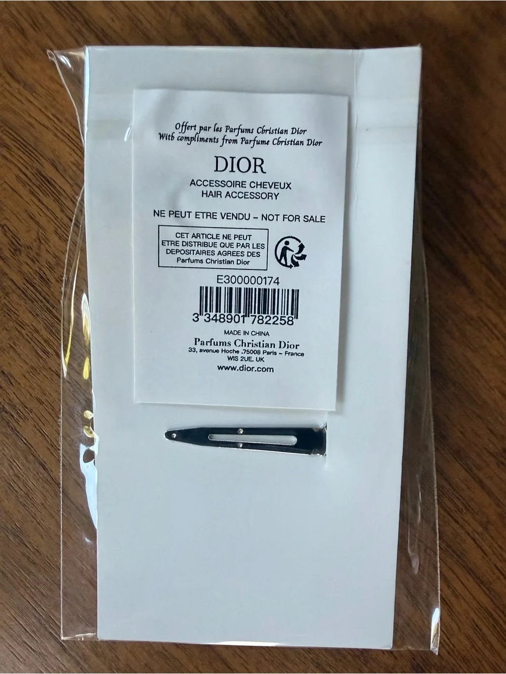 Dior Iridescent Green Branded Star Set of 2 Alligator Style Barrettes NEW SEALED